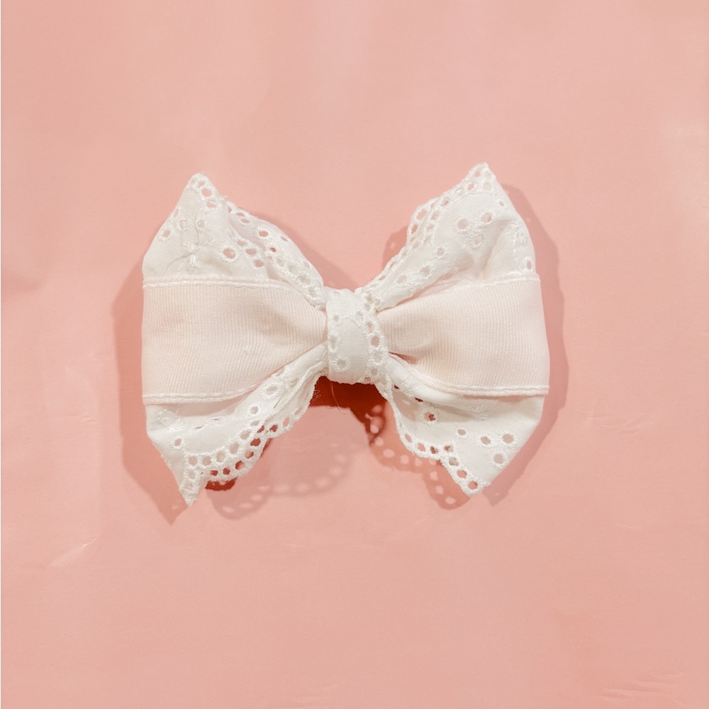 Lace lined Bow